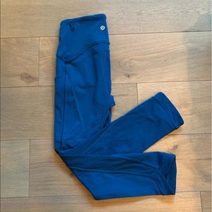 Capri Lululemon aqua blue/turquoise leggings